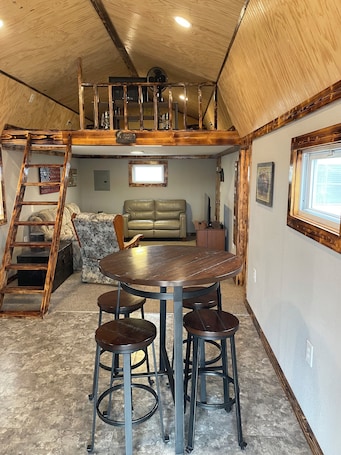 Interior. Little House, Big Lake, Endless Fun