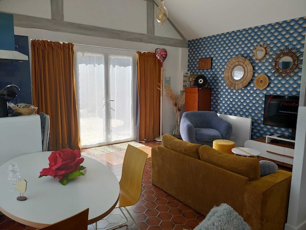 Smart-TV, Kamin, DVD-Player, Musikbibliothek