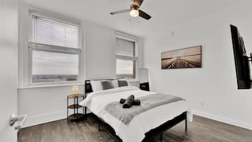 Iron/ironing board, WiFi, bed sheets