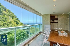 Dining - Stay in Ondina with direct beach access (Salvador)