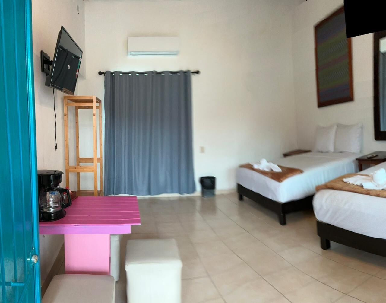 Loft estándar | Espacio para trabajar con laptop y wifi gratis 