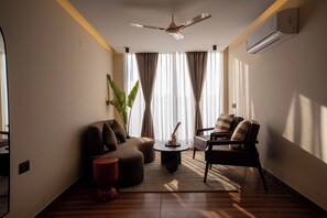 Presidential Room | Egyptian cotton sheets, premium bedding, minibar