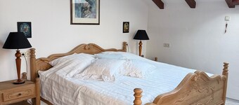 Hiking/skiing vacation between the Alps and lakes in an Upper Bavarian country house with garden