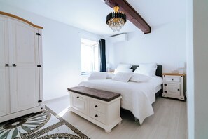 7 Schlafzimmer, Bügeleisen/Bügelbrett, WLAN, Bettwäsche