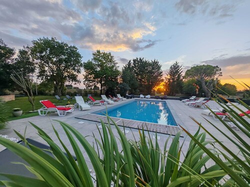 Domaine Entier de charme Sud-Ouest: Piscine Chauffée calme prêt Bordeaux 14 pers