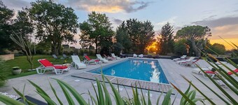 Domaine Entier de charme Sud-Ouest: Quiet heated swimming pool near Bordeaux 14 people