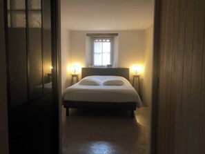 Silitysrauta/-lauta, internet, vuodevaatteet