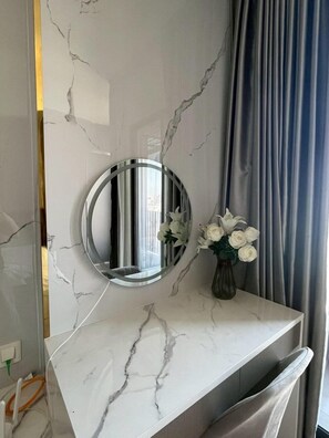 Interior - CityCenterSkyline/InfinityPool/ Near BTS-Asok (Bang Kapi, Huai Khwang)