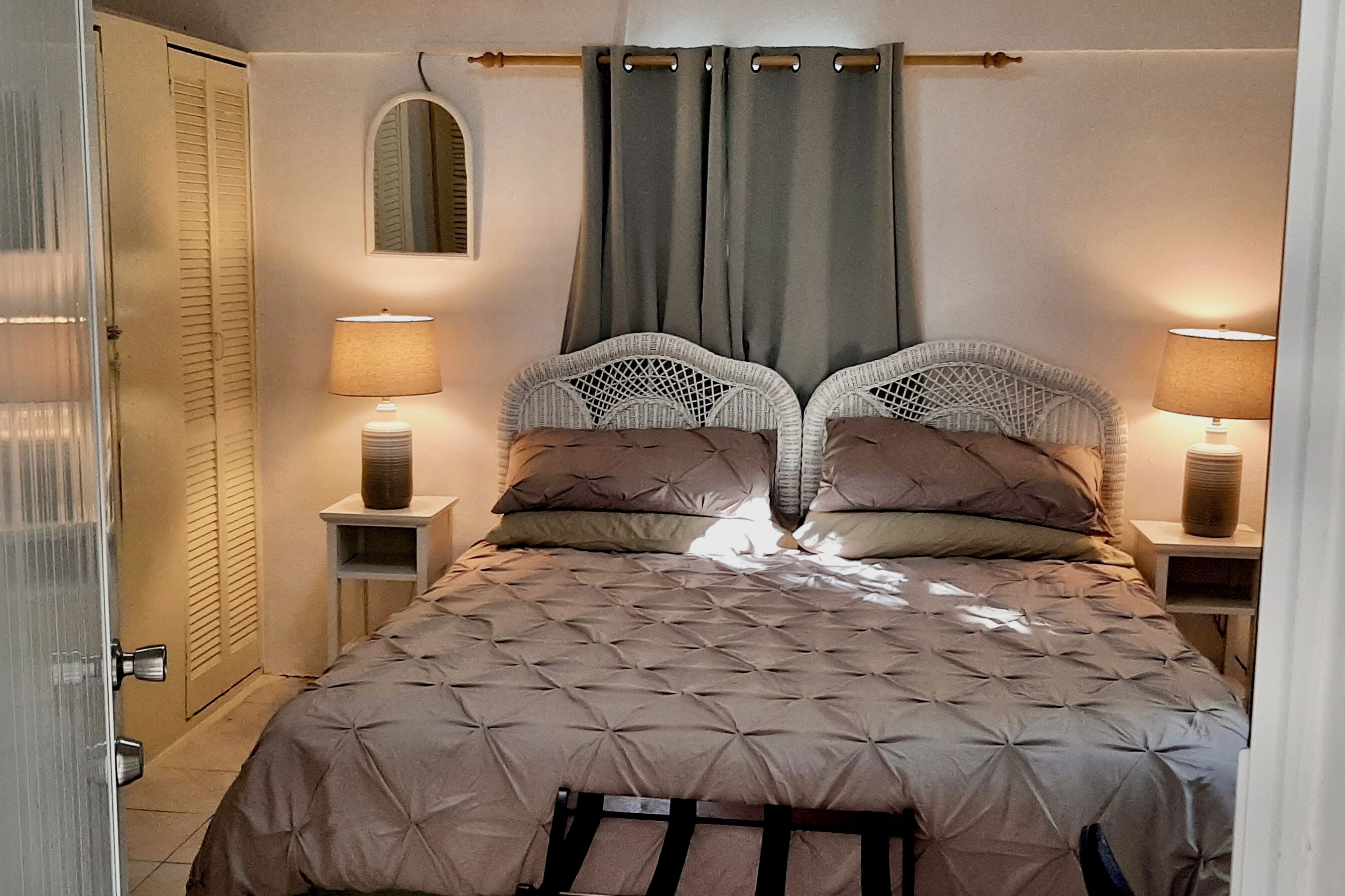 2 bedrooms, in-room safe, desk, iron/ironing board