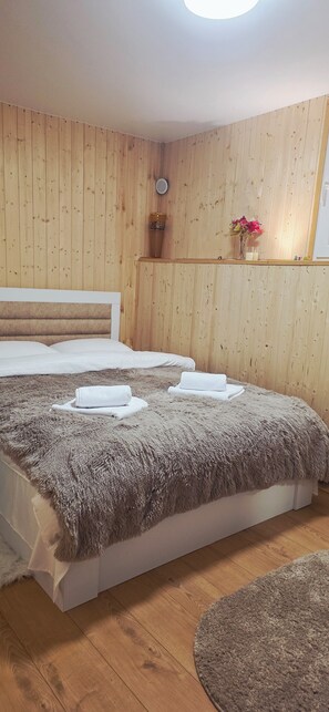 1 chambre, fer et planche à repasser, Wi-Fi, draps fournis