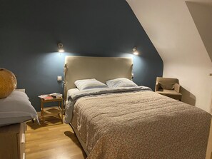 3 bedrooms, desk, iron/ironing board, travel cot - Josephine's house, comfortable and cosy, quiet, near the beaches (Finistère) (Kerlouan)
