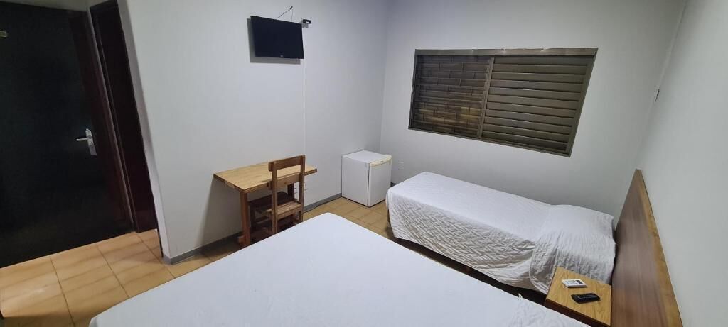 Escrivaninha, espaço de trabalho para notebook, Wi-Fi de cortesia