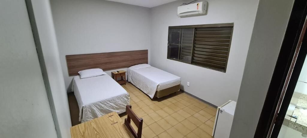 Escrivaninha, espaço de trabalho para notebook, Wi-Fi de cortesia