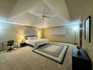 5 dormitorios, tabla de planchar con plancha, Internet y ropa de cama