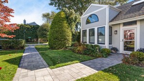 Exterior - Southampton Retreat with Private Patio, Community Pool, and Coastal Elegance (Southampton)
