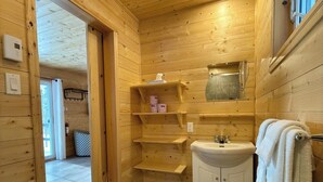 Unclassified image, 4 of 17, button - Romantic Getaway in the Heart of Nature (Pohénégamook)