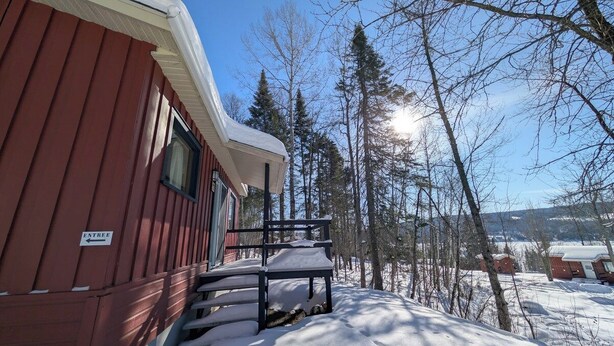 Unclassified image, 1 of 17, button - Romantic Getaway in the Heart of Nature (Pohénégamook)