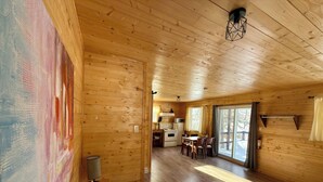 Room - Intimate Mini Chalet | Village on the Canada–U.S. Border (Pohénégamook)
