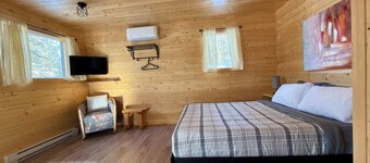 Intimate Mini Chalet | Village on the Canada–U.S. Border