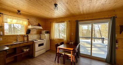 Mini-chalet intime | Village à la frontière CA/USA