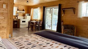 1 habitación, wifi y ropa de cama