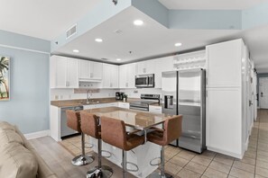 Microwave, oven, stovetop, dishwasher - Beautiful ocean views!! 5 pools, 2 hot tubs! LTW 1119 (Panama City Beach)