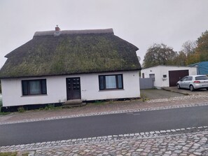 Exterior - Small and quiet vacation apartment Helga (Glowe)