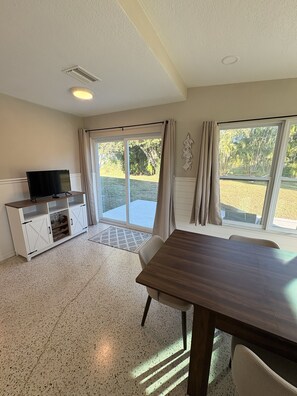 Dining - "Cozy 2-bed, 1-bath retreat in peaceful Charlotte Park, Punta Gorda! (Punta Gorda)