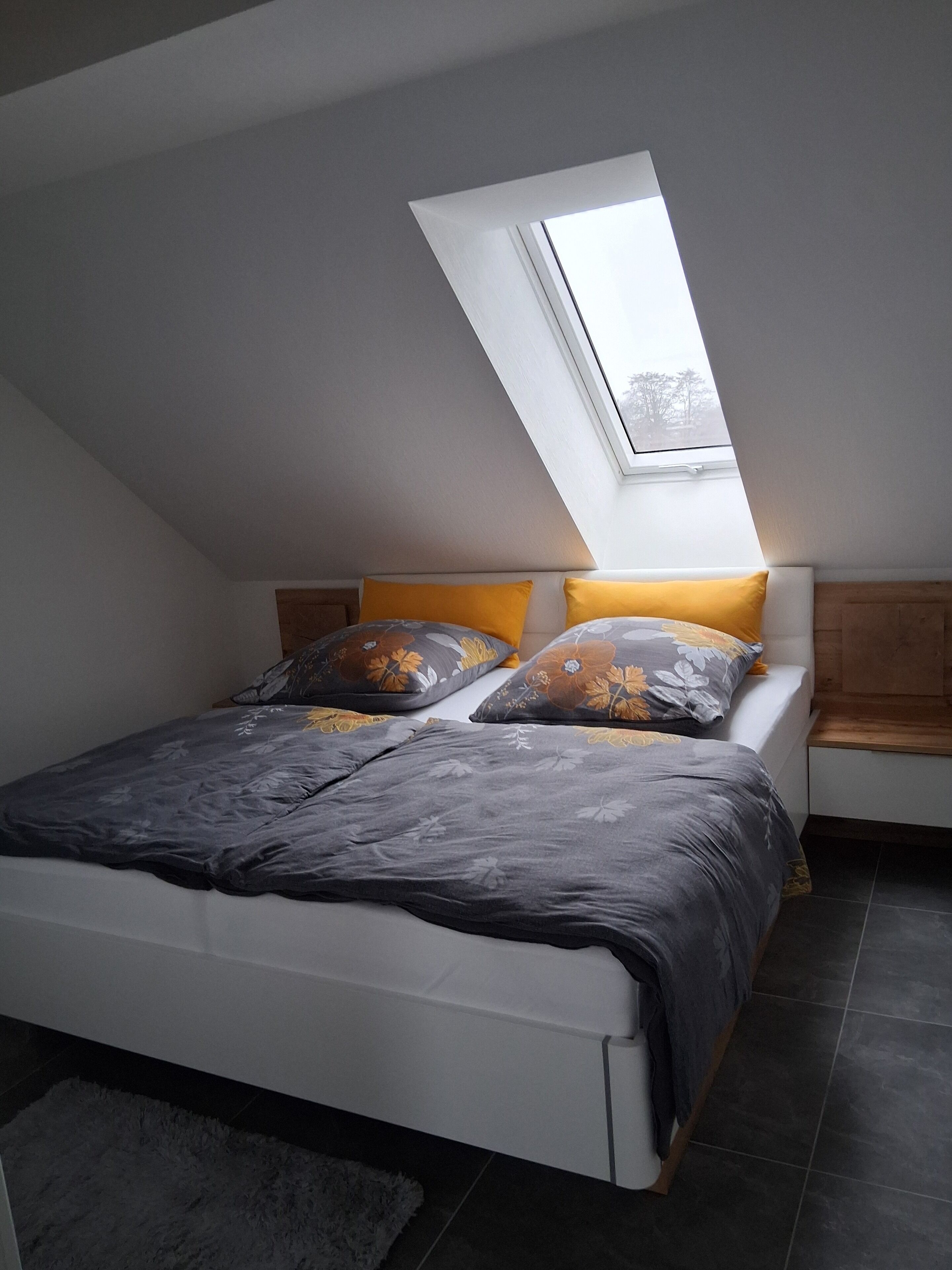 Internet, bed sheets