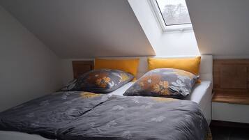 Internet, bed sheets