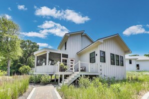 Exterior - Close to Beach / Hot Tub / Dog Friendly (Michigan City)