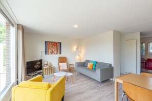 House | Living room - Modernly Furnished Bungalow for 4 People (Sint Maartensvlotbrug)