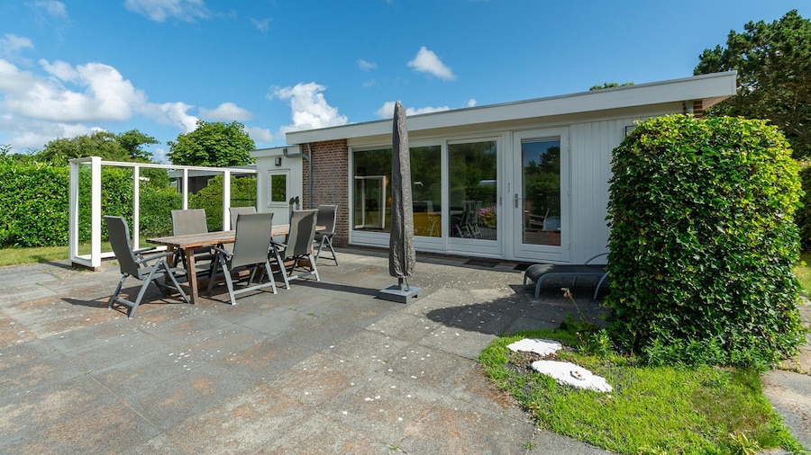 Modernly Furnished Bungalow for 4 People