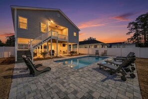 Pool - New Crescent Beach luxury home w/pool & NO pet fee (North Myrtle Beach)