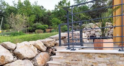 Provencal house with swimming pool near the Verdon. Peace and quiet guaranteed.