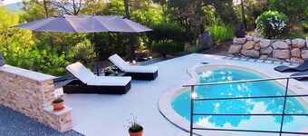 Provencal house with swimming pool near the Verdon. Peace and quiet guaranteed.