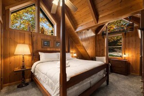 2 bedrooms, iron/ironing board, travel cot, WiFi - Luxury Family Gatlinburg Cabin Retreat + Views (Gatlinburg)