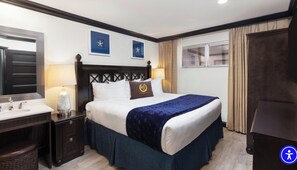 2 bedrooms, in-room safe, iron/ironing board, free WiFi