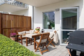 Outdoor dining - Vrbo Property (Malmö)