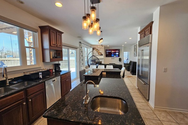 Microondas, horno, parrilla de estufa y lavavajillas