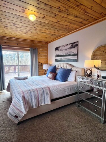 Aspen Grove Haus - Private Family & Pet Friendly Cabin - 3 bd/2ba - Starlink