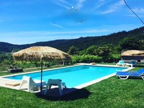 Outdoor pool - Furnished Country Suite for a Couple (Penafiel)