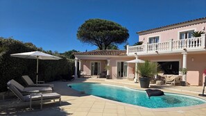 Pool - Superb villa with heated pool, view of Grimaud castle (Grimaud)