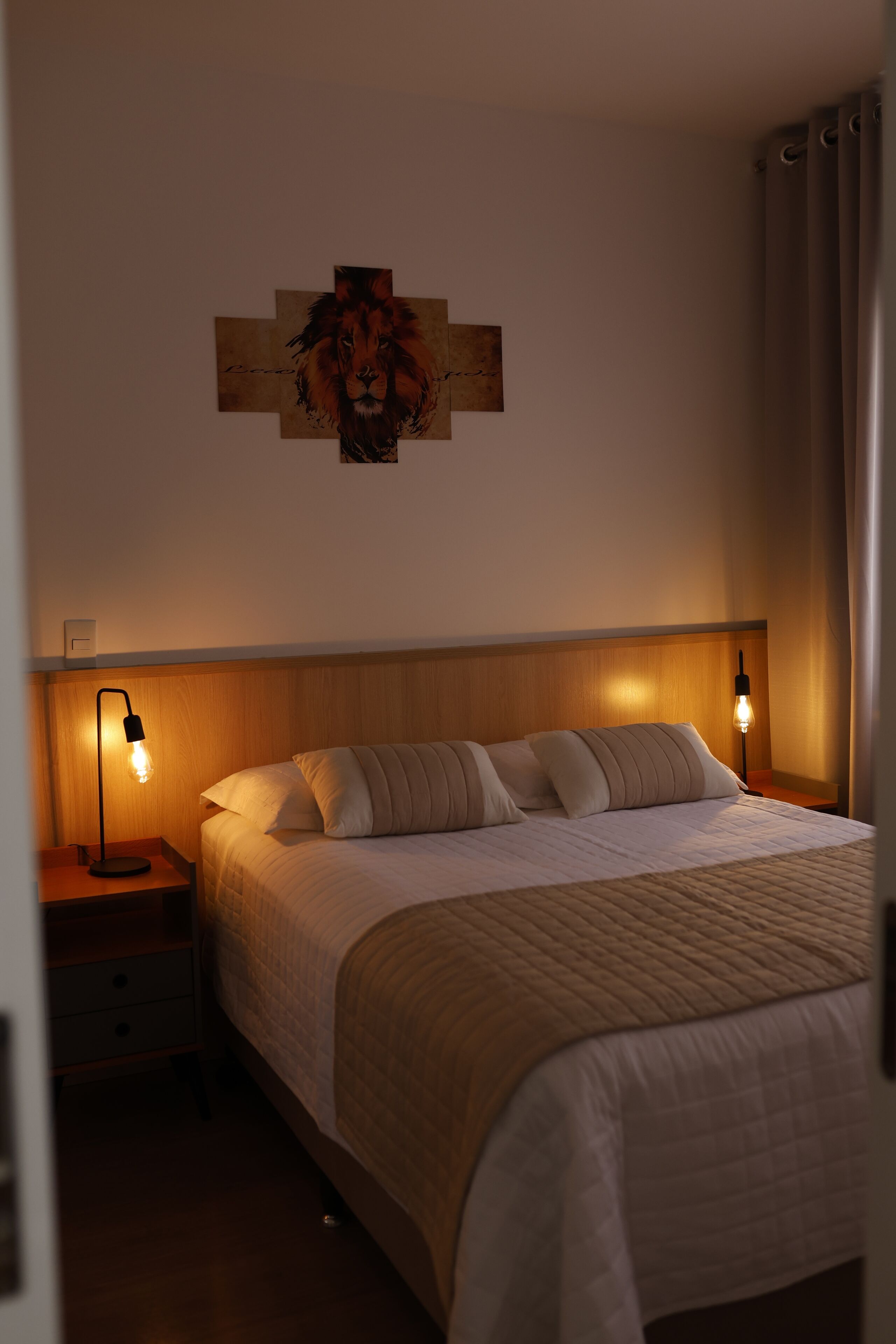 1 dormitori, planxa i posts de planxar, wifi gratuïta i roba de llit 