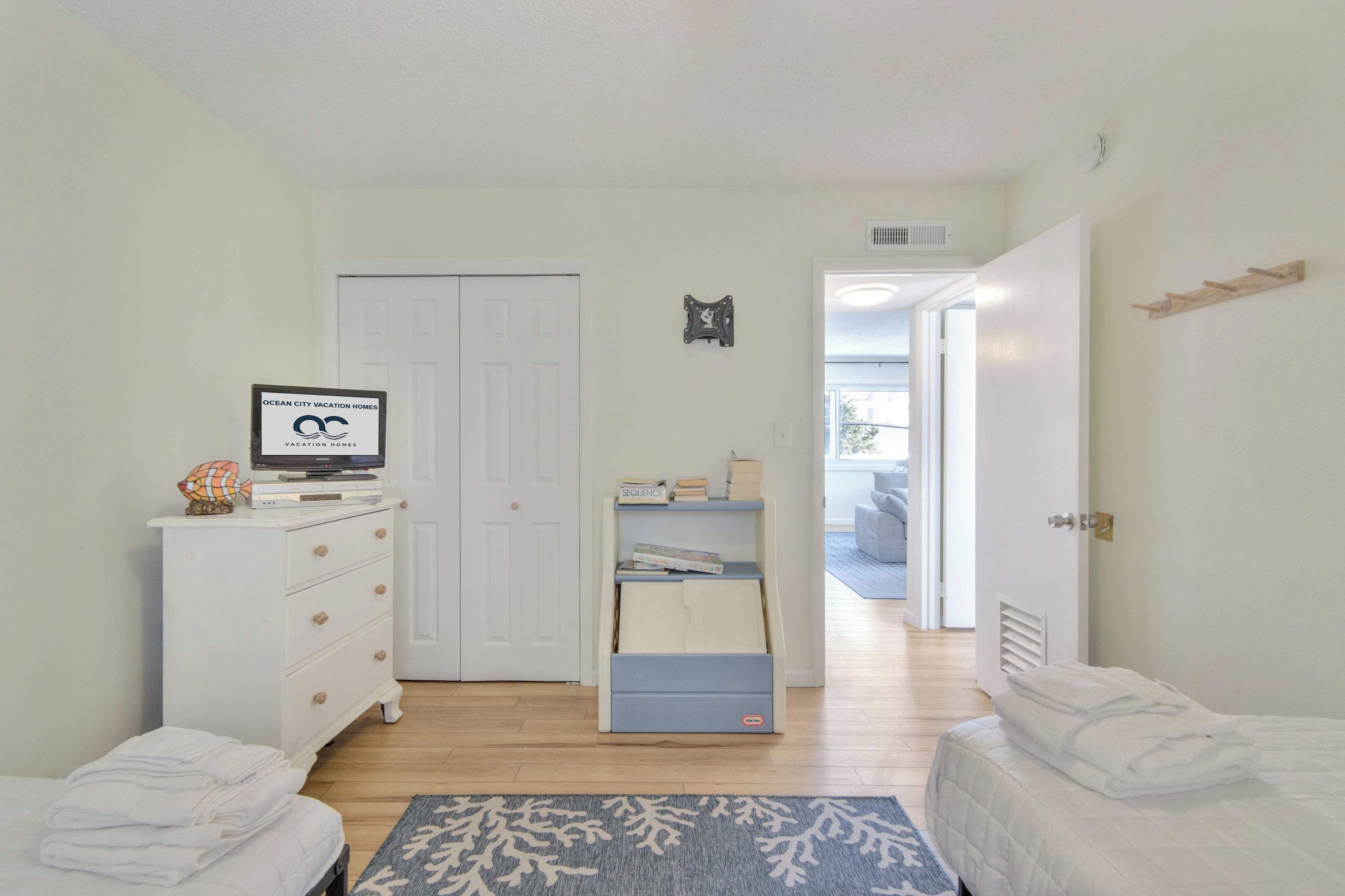 2 عدّة غرف نوم ومكواة/لوح كي وواي فاي وملاءات أسرّة