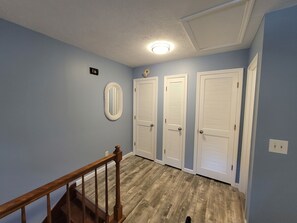 Interior - Cozy Townhome 3 blocks from the beach sleeps 6 near everything!! (Myrtle Beach)