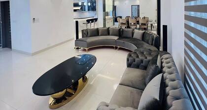 10 Min from the Airport! Luxury Villa in Bashundhara