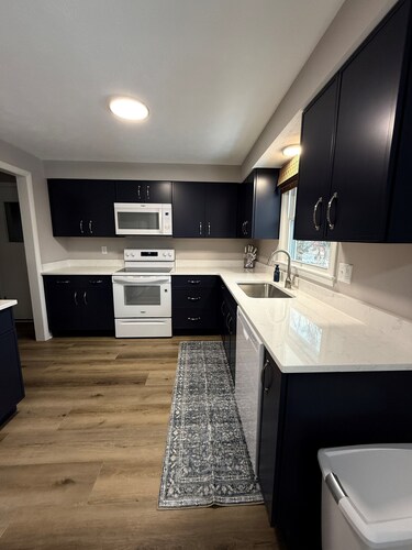 Ann's Adobe - 2 Bdrm Apartment in Mansfield, OH - close to Lexington & Ontario