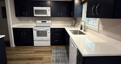 Ann's Adobe - 2 Bdrm Apartment in Mansfield, OH - close to Lexington & Ontario