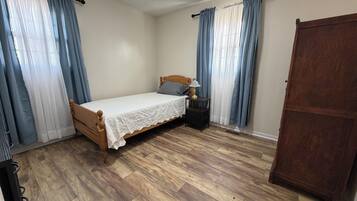 3 bedrooms, WiFi, bed sheets
